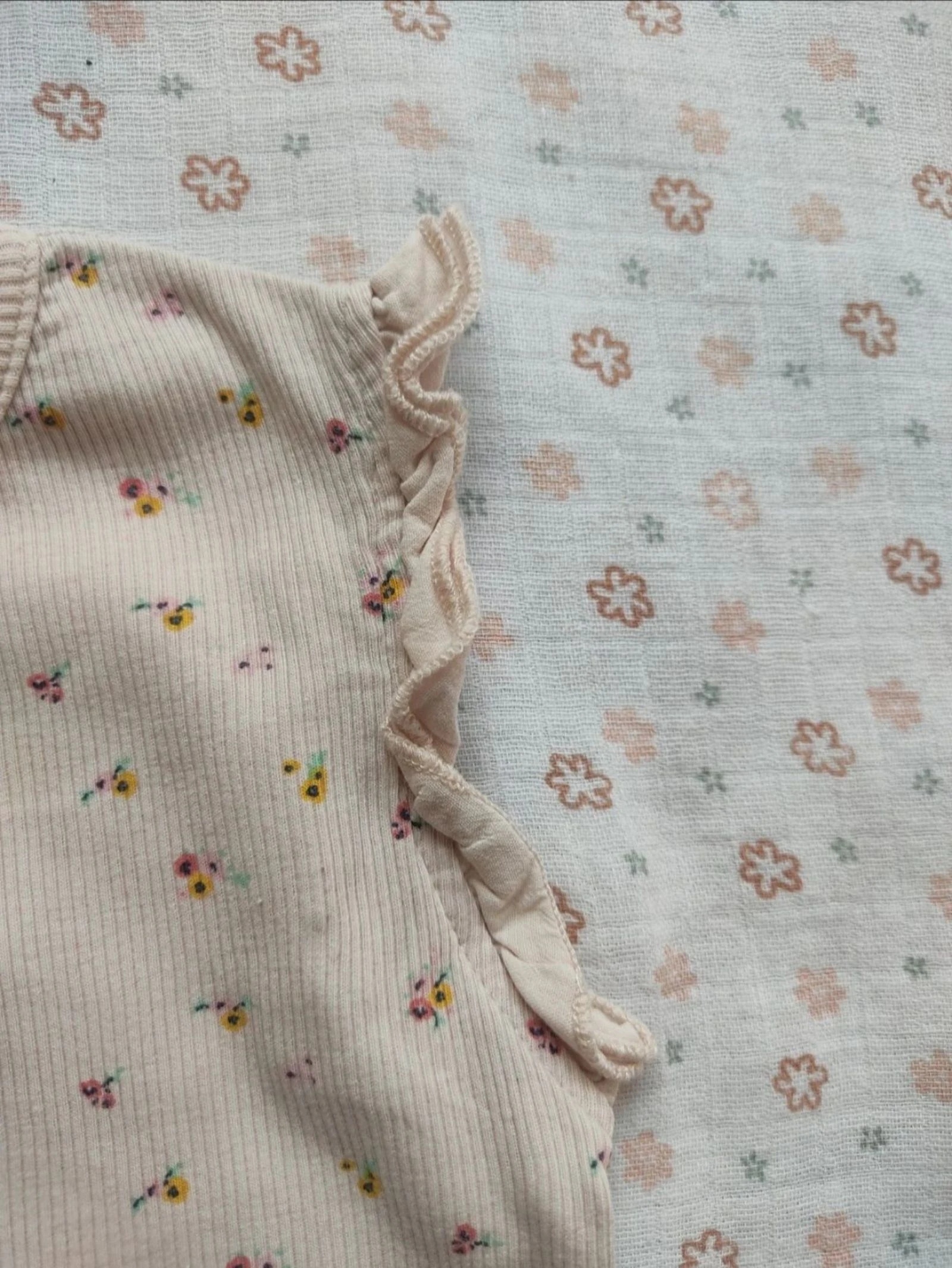 Lote de 3 camisetas de verano Kiabi y DPAM - Talla 9 meses - Muy buen estado – photo 9
